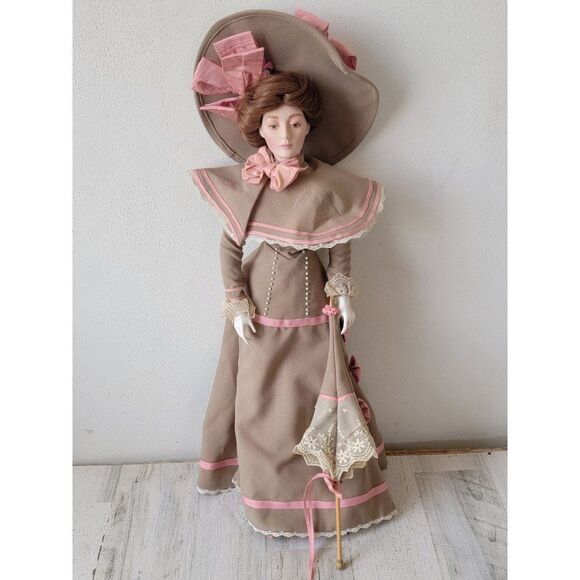 Franklin heirloom day at the race Gabriella porcelain doll collectible - Picture 2 of 16